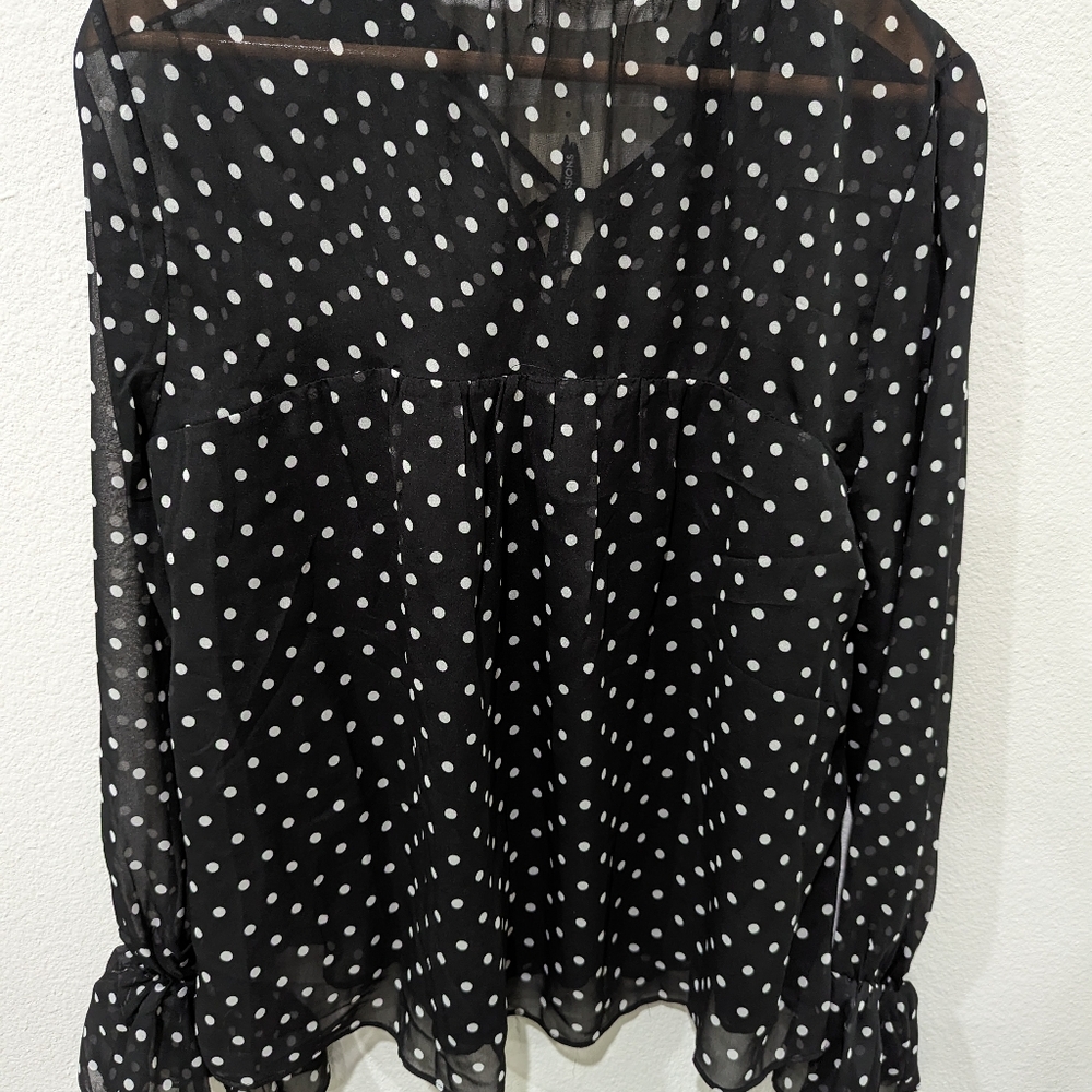 NWT size medium boutique blouse - Picture 3 of 3